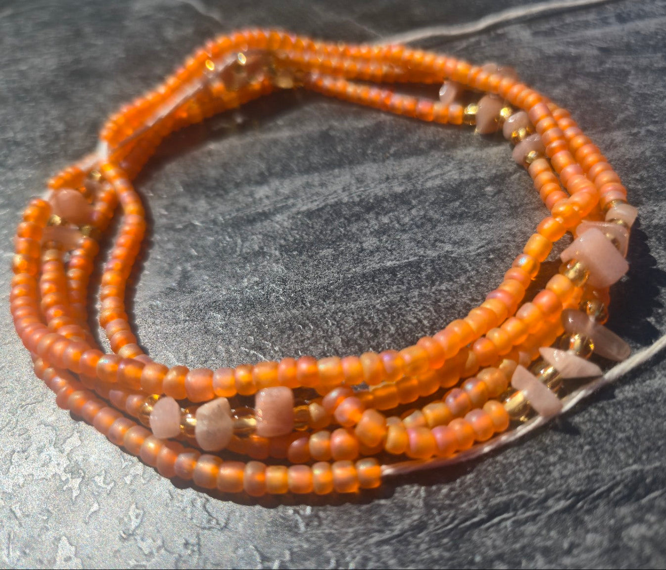 AMA CREATION: BORN ON SATURDAY WAIST BEADS Creatie: Perzik Maansteen